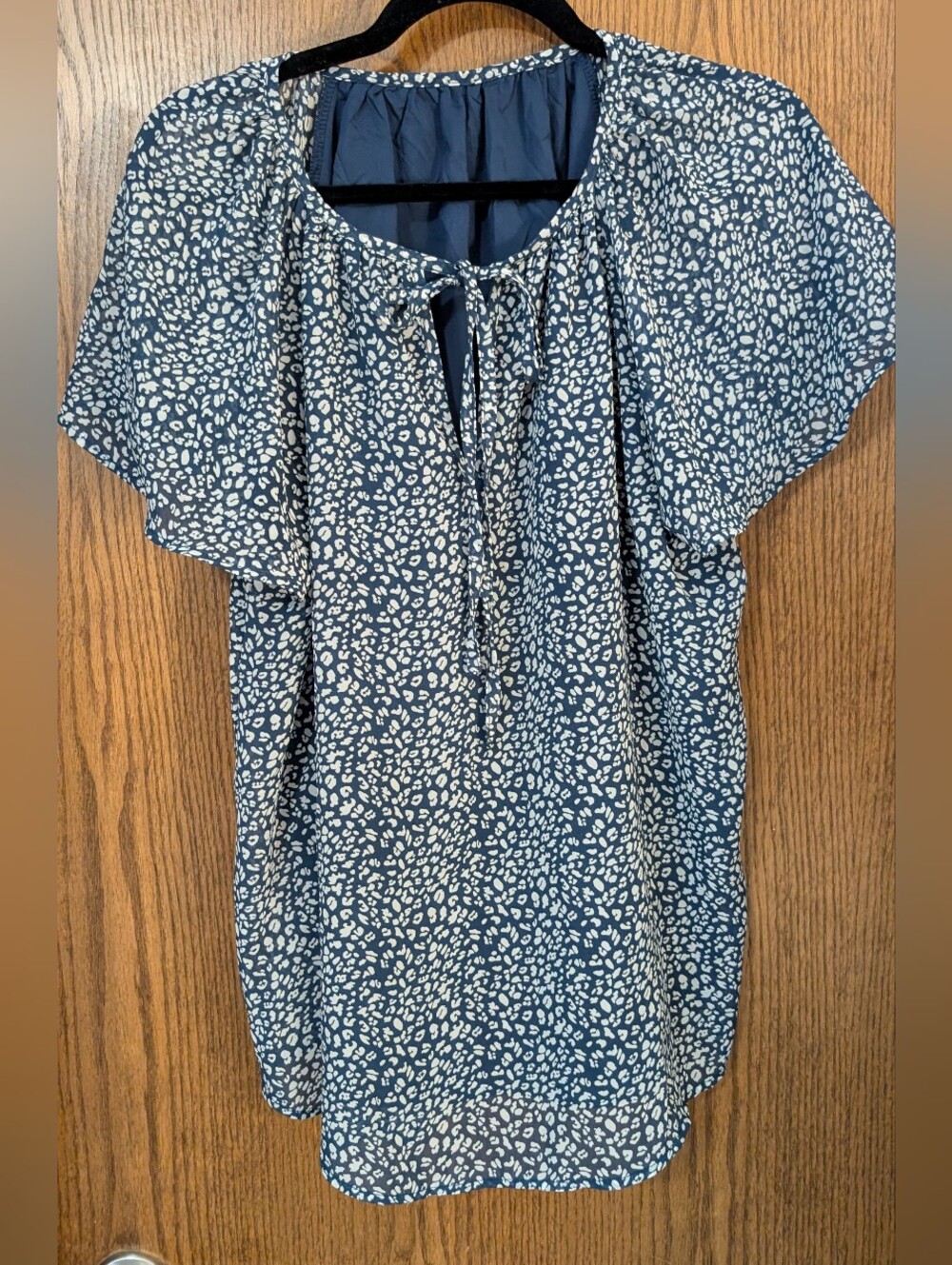 Navy Blue & White Tie-Neck Flutter Sleeve Blouse